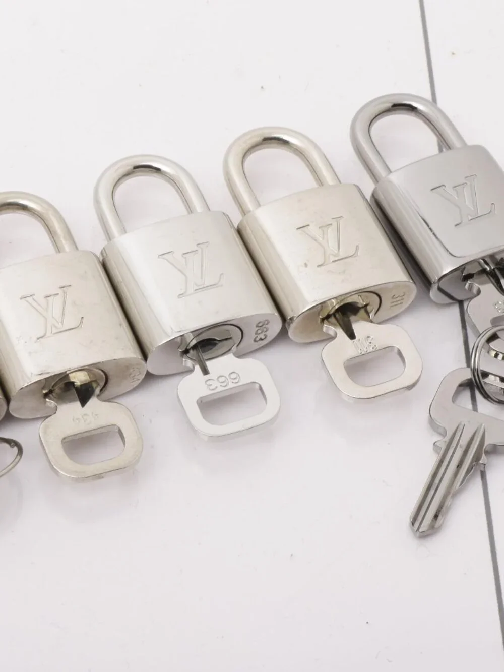 LV Silver Lock & Key (random #)